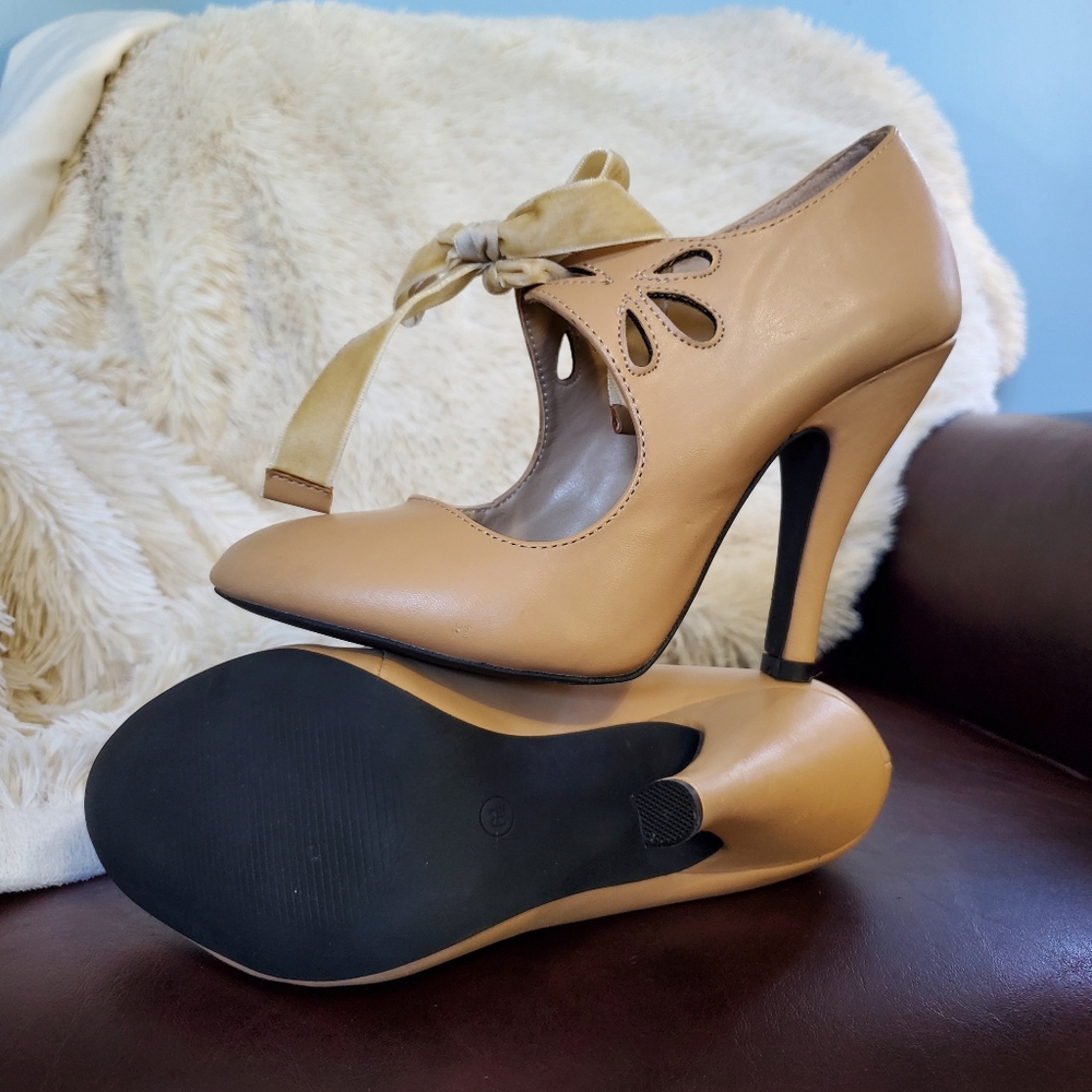 Dulce by Mojo Moxy, Retro Heels, Tan Cottagecore